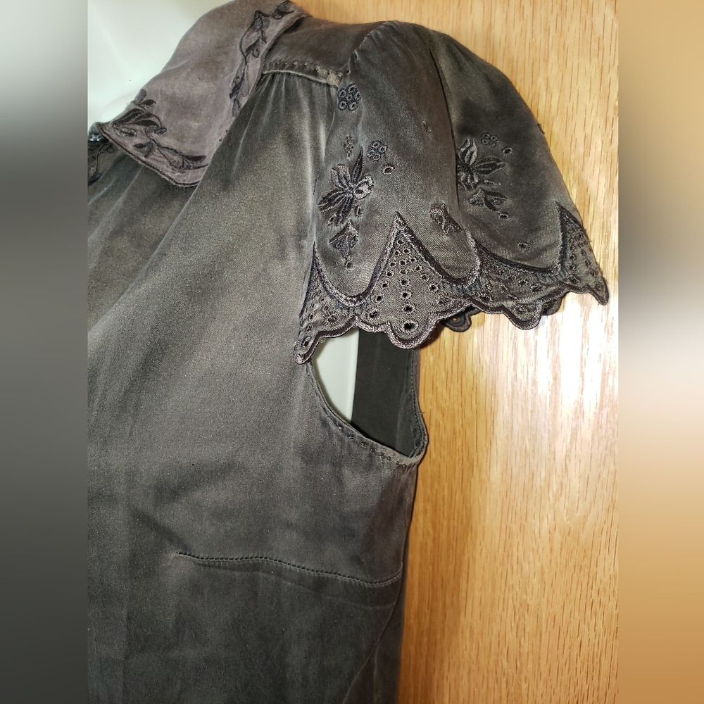 Elie Tahari Brown Silk Embroidered Carson Blouse size S/P - Picture 3 of 5